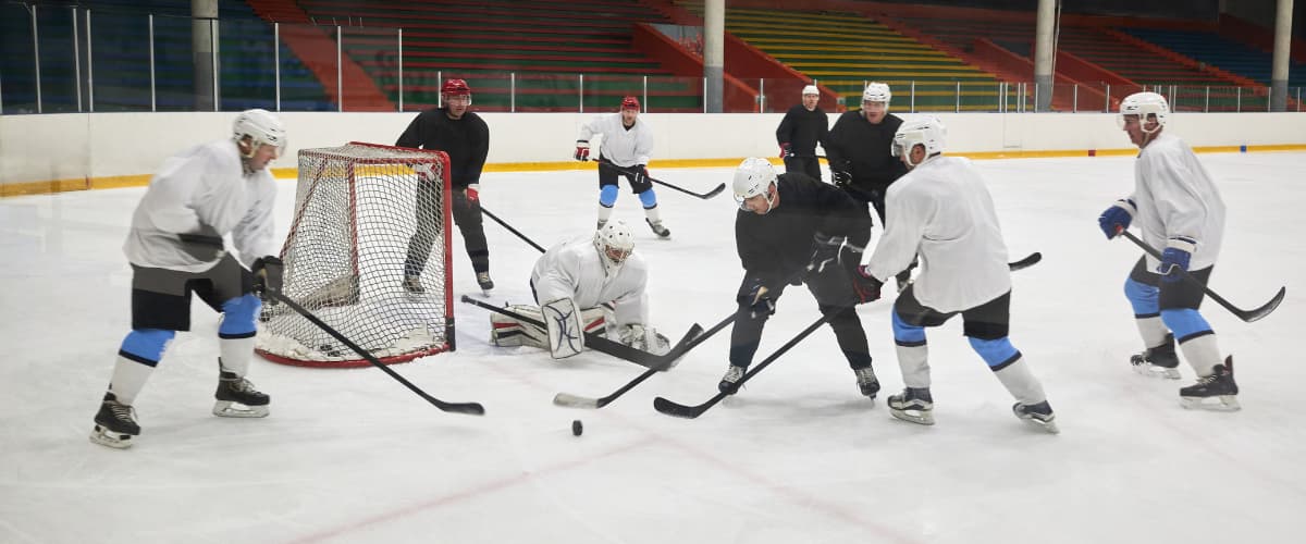 Offensive Play with wingers and defenseman help protect the net and Gaolie